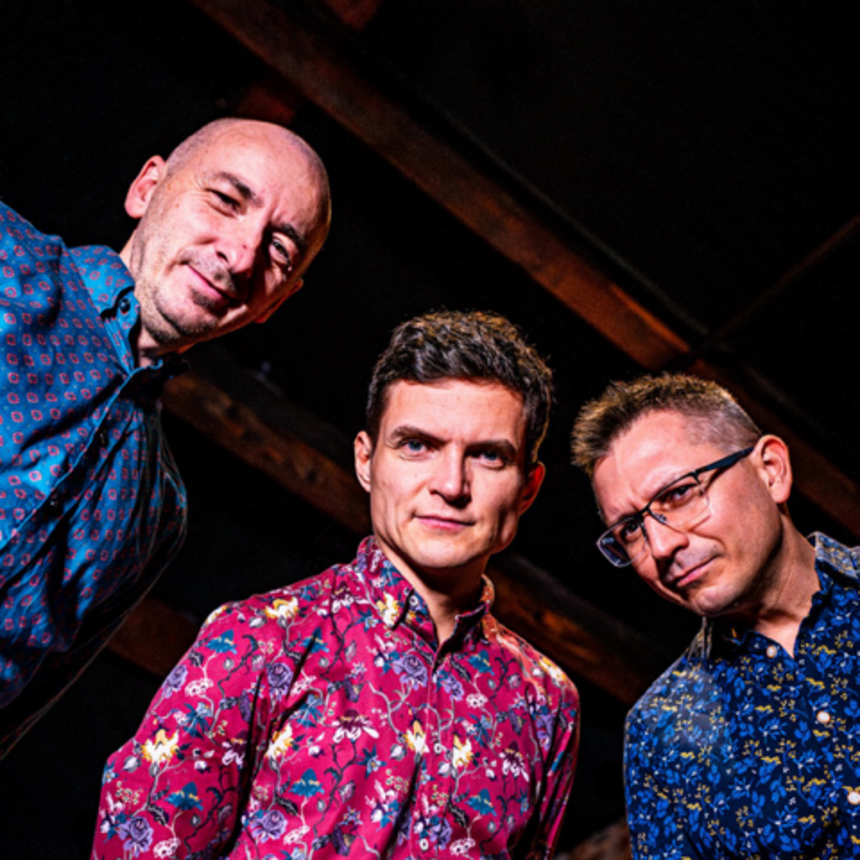 Tubis trio