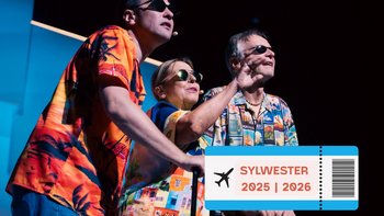  -  Turyści witają Nowy Rok w Teatrze Nowym! 