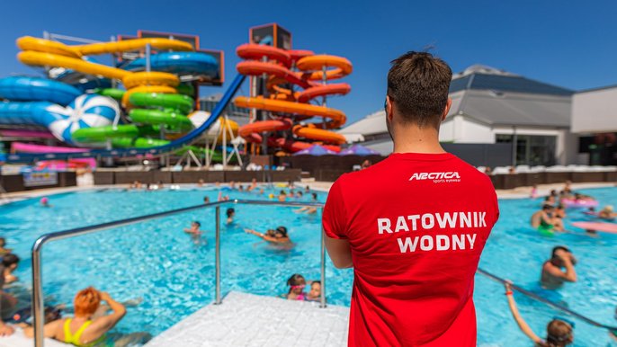  - Zdjęcie ratownika wodnego.